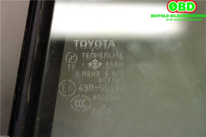 Diverse deler til Toyota Land Cruiser 120 2002-2009 (TOYOTA|6812360231|)