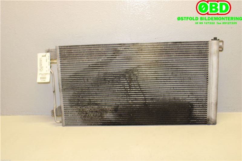 Aircondition radiator til VW Transporter / Caravelle 2003-2009 (Fase 1) (T5) (T5) (VOLKSWAGEN|7H0 820 411 E|)