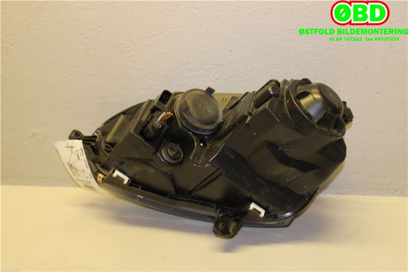 Frontlykt høyre halogen til VW Jetta 2005-2010  (VOLKSWAGEN|1K6 941 006 P|1K6 941 030 P|)