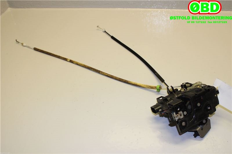 Låsekasse høyre bak til Audi A6 2001-2004 (Type II, Fase 2) (C5) (C5) (AUDI|4B0 839 016 G||4B0839016G)