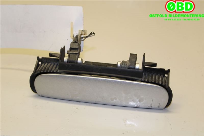 Dørhåndtak utv høyre bak til Audi A6 2001-2004 (Type II, Fase 2) (C5) (C5) (AUDI|4B0 839 208|)