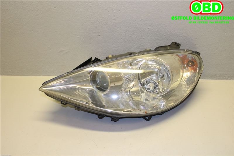 Frontlykt venstre halogen til Peugeot 807 2003-2009 (PEUGEOT|6208 F1||1494308080)