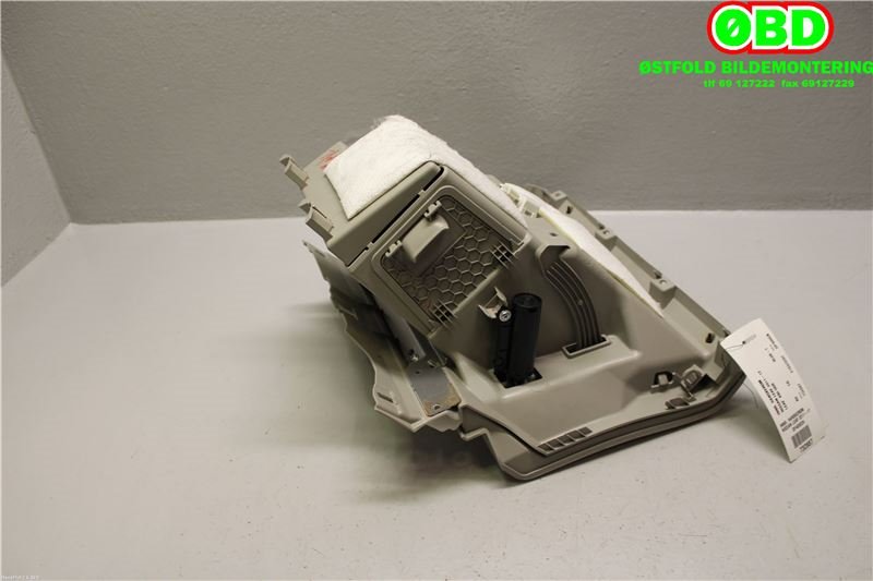 Hanskerom til Nissan Leaf 2011-2017 (Type I)  (NISSAN|685203NAOA|)