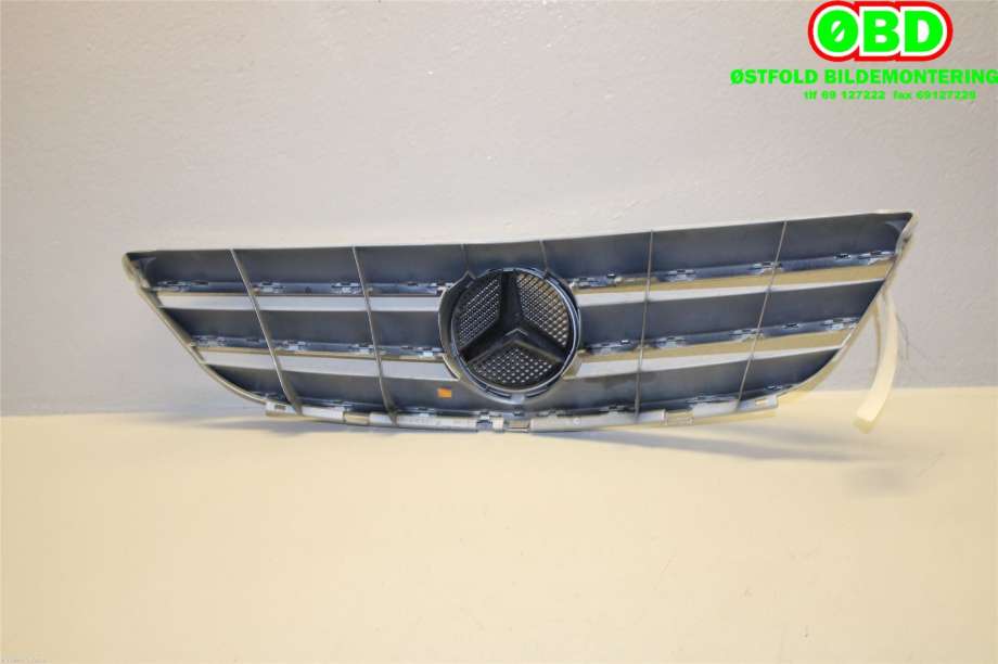 Grill til Mercedes B-Klasse 2008-2011 (Fase 2) (W245) (W245) (MERCEDES|A 169 880 08 83|)
