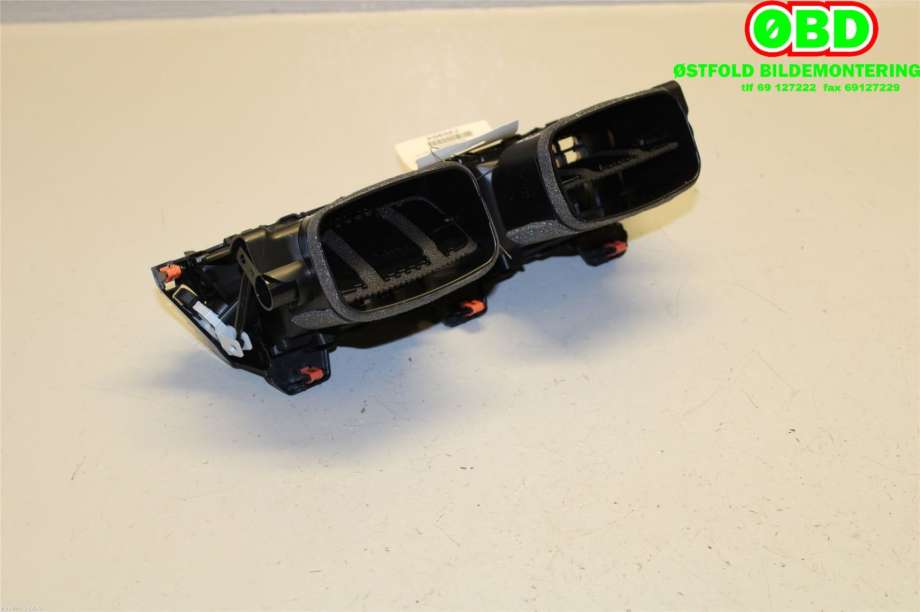 Diverse deler til Toyota Corolla 2019-->>  (TOYOTA COROLLA|5567002840C0|)