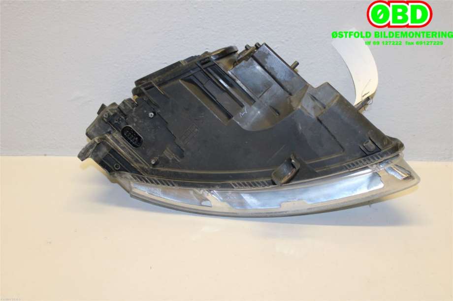 Frontlykt venstre xenon til Audi A6 2005-2008 (Type III, Fase 1) (C6) (C6) (AUDI|4F0 941 029 AK|4F0 941 029 FF|)
