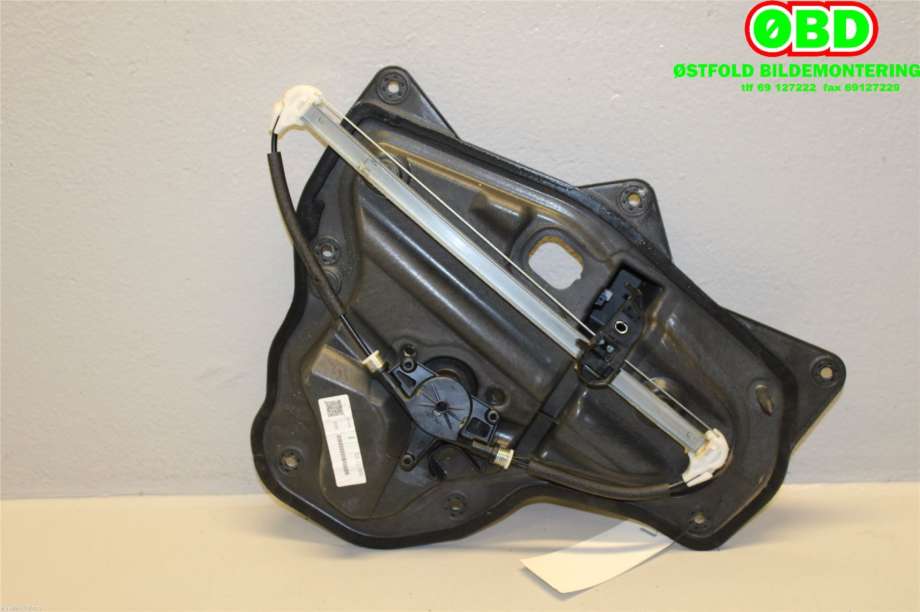 Ruteheis til Mazda 3 2013-2016 (Type III, Fase 1)  (MAZDA|BHN973590|)