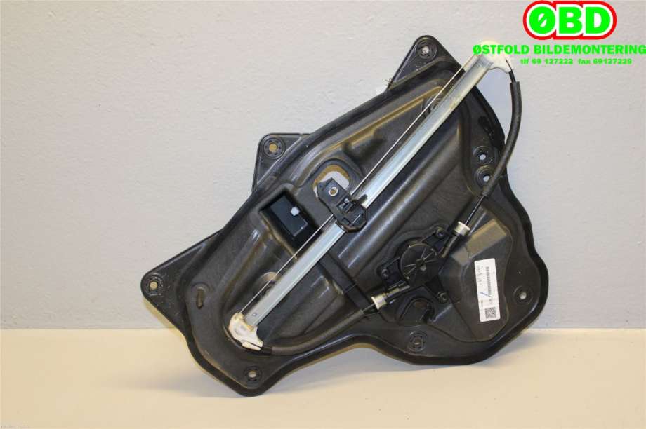 Ruteheis til Mazda 3 2013-2016 (Type III, Fase 1)  (MAZDA|BHN972590|)