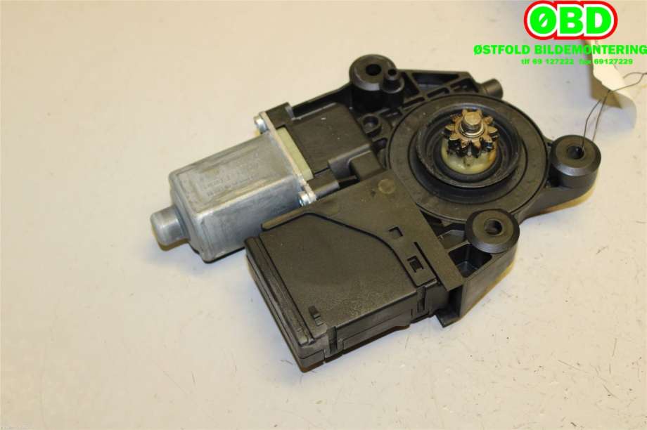 Ruteheis høyre foran til Renault Fluence Z.E 2011-2014 (RENAULT|807301111R|)