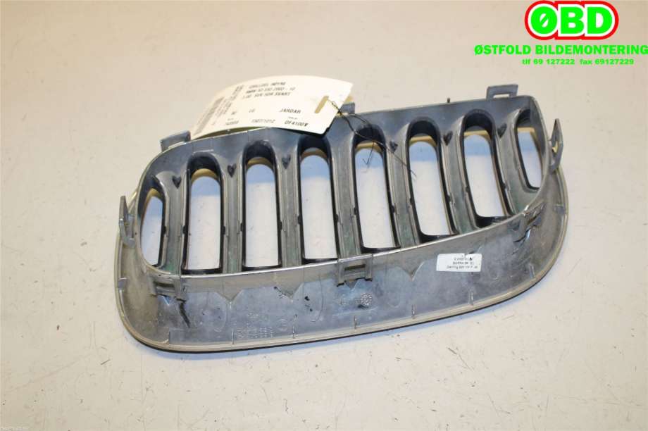 Grill høyre til BMW X3 2003-2006 (Fase 1) (E83) (E83) (BMW|51133414904|)
