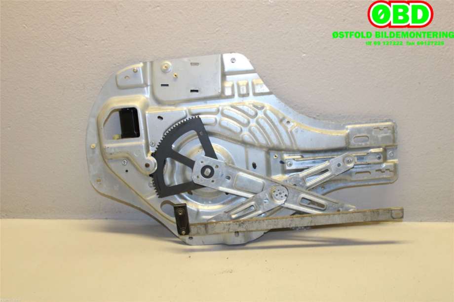 Ruteheis venstre foran til Hyundai Tucson 2003-2009  (HYUNDAI|824052E000|)