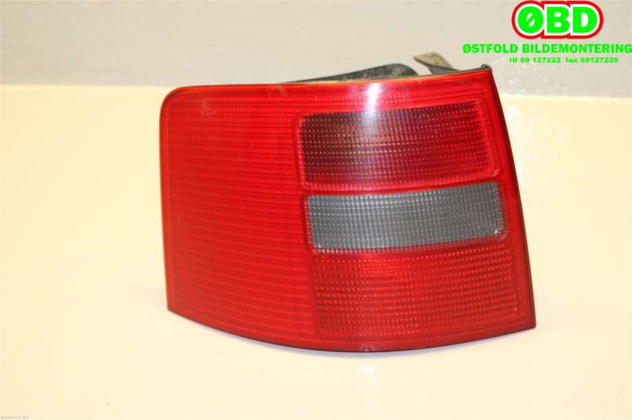 Baklykt venstre til Audi A6 2001-2004 (Type II, Fase 2) (C5) (C5) (AUDI|4B9 945 095 D||4B9945095D)