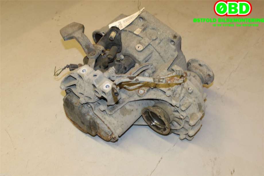Girkasse manuell til VW Caddy 2010-2015 (Type III, Fase 2)  (VOLKSWAGEN|0A4 300 046 J|0A4 300 046 N|)