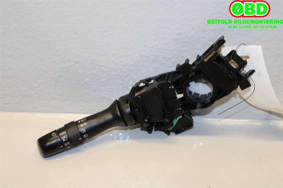 Bryter blink til Toyota Verso-S 2011-2015 (COMBI) (COMBI) (TOYOTA|8414042111|)