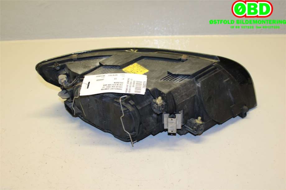 Frontlykt venstre halogen til Volvo V50 2004-2007 (Fase 1)  (VOLVO||30698885)