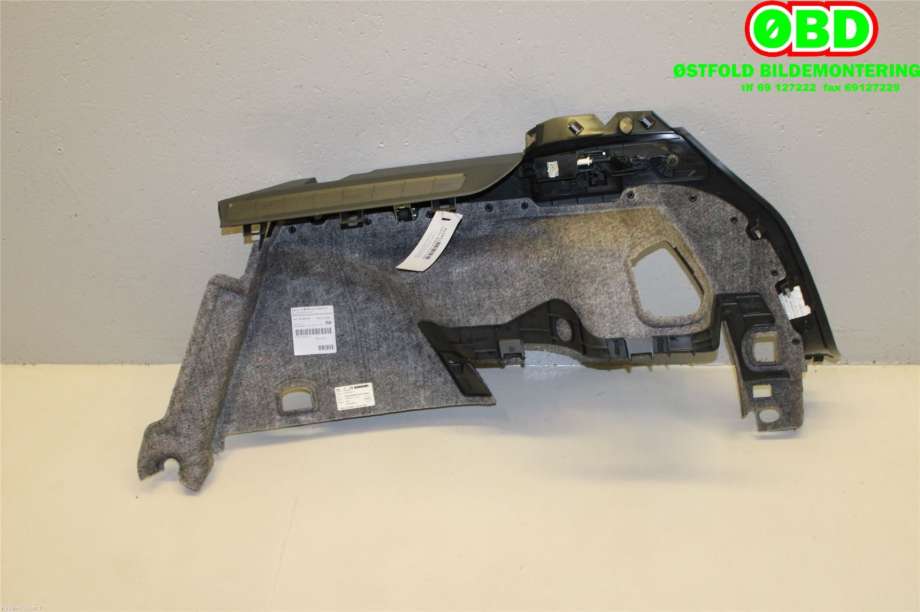 Bagasjerom teppe/gulvplate til VW Passat 2015-2019 (Fase 1) (B8) (B8) (VOLKSWAGEN|3G9 867 427 M|)