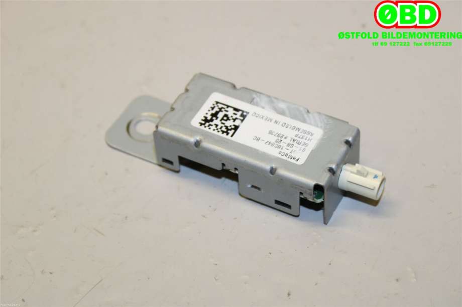 Antenne forsterker til Ford Kuga 2019-->> (Type III) (FORD||LJ6T18C847BC)