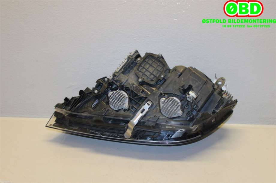Frontlykt høyre halogen til BMW 7-Serie 2015-->> (G11/G12) (G11/G12) (BMW|63117408720||7349114)