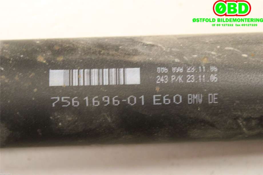 Mellomaksel til BMW 5-Serie 2003-2010 (E60/E61) (E60/E61) (BMW|26 10 7 573 582|)