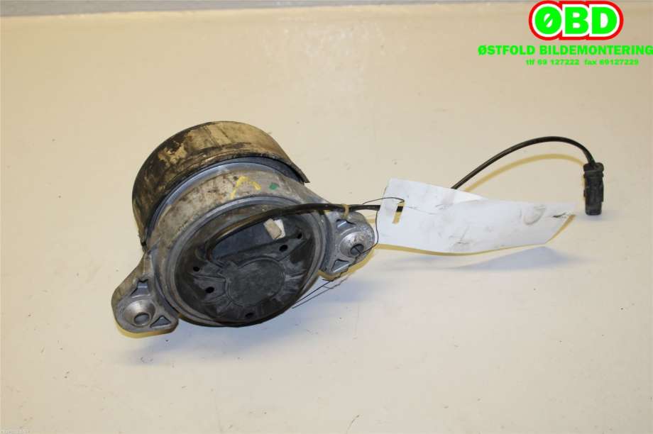 Motorfeste til Mercedes GLK 2008-2015 (X204) (X204) (MERCEDES|A 204 240 18 17|A 204 240 36 17|2042401817)