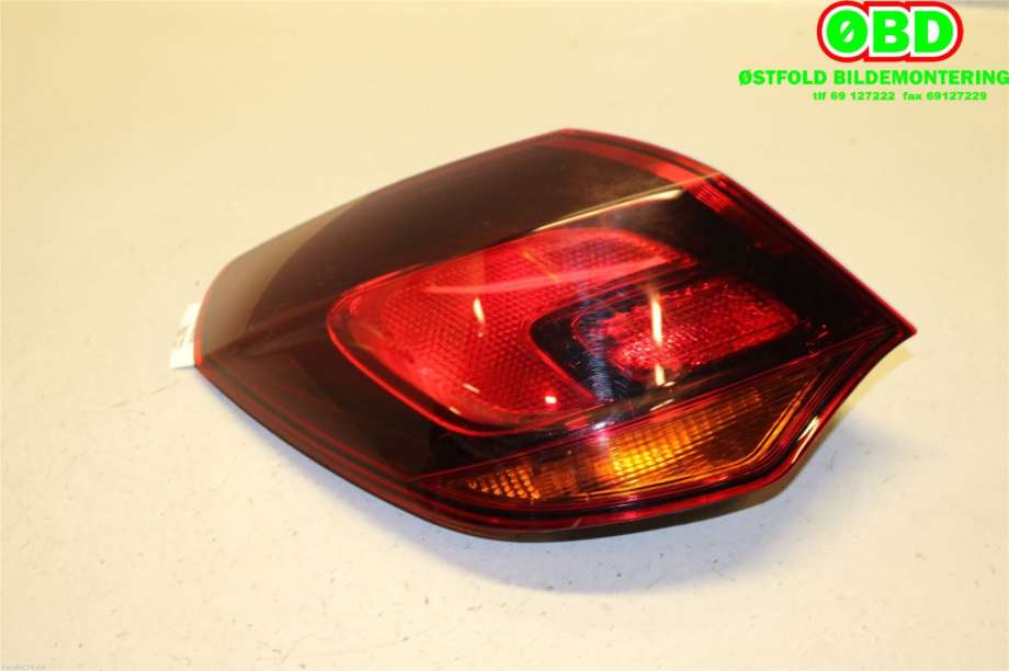 Baklykt venstre til Opel Astra J 2010-2015 (OPEL|13319949|1222209|13306577)