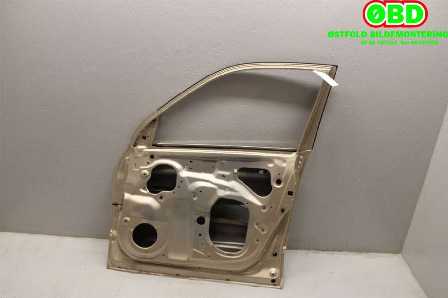 Dør høyre foran til Suzuki Grand Vitara 2005-2015 (Type III)  (SUZUKI|68001-65843|68001-65844|)
