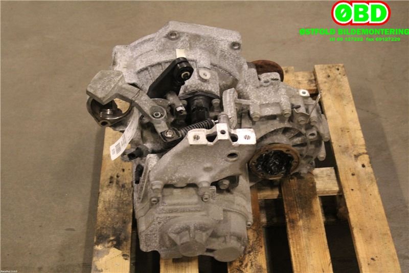 Girkasse manuell 6-trinn til VW Touran 2010-2015 (Type I, Fase 3)  (VOLKSWAGEN|02S 300 047 A|)