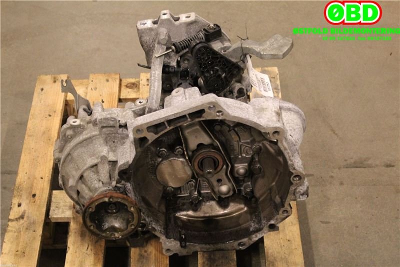Girkasse manuell 6-trinn til VW Touran 2010-2015 (Type I, Fase 3)  (VOLKSWAGEN|02S 300 047 A|)