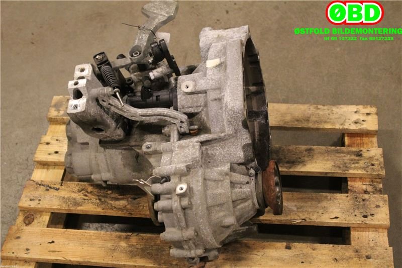 Girkasse manuell 6-trinn til VW Touran 2010-2015 (Type I, Fase 3)  (VOLKSWAGEN|02S 300 047 A|)