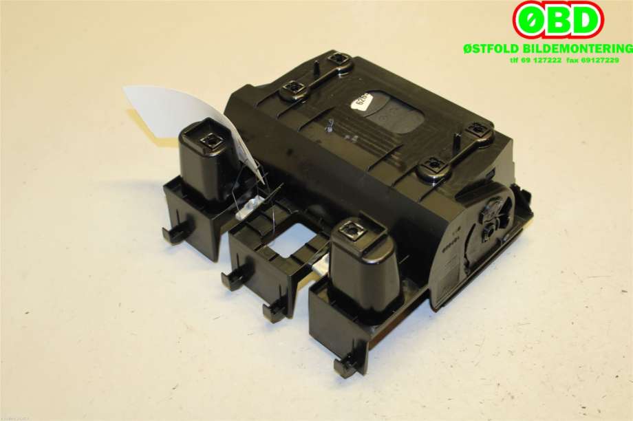 Dashbord koppholder til Jaguar XF 2008-2015 (X250) (X250) (JAGUAR|C2Z15172|C2Z31204|8X2354045C22A)