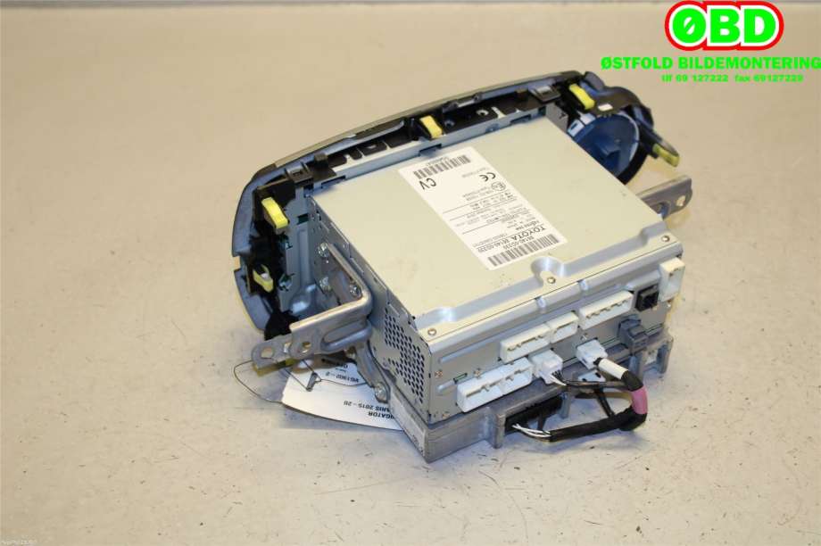 Bilstereo navigasjon til Toyota Yaris 2014-2020 (Type III, Fase 2)  (TOYOTA|861400D330|)