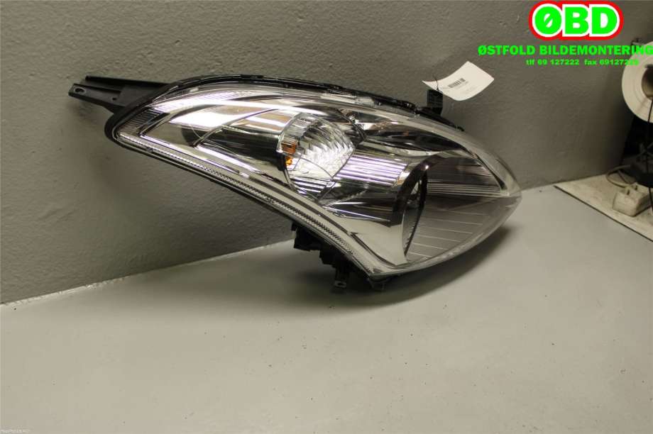 Frontlykt høyre halogen til Suzuki Swift 2011-2017  (3512068L00|)