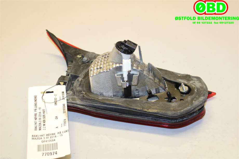 Baklykt høyre indre til Mazda 3 2013-2016 (Type III, Fase 1)  (MAZDA|B45D513F0C|)