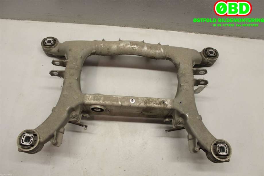 Travers bak til BMW 7-Serie 2009-2015 (F01/F02/F03/F04) (F01/F02/F03/F04) (BMW|33 31 6 794 666||6794666)