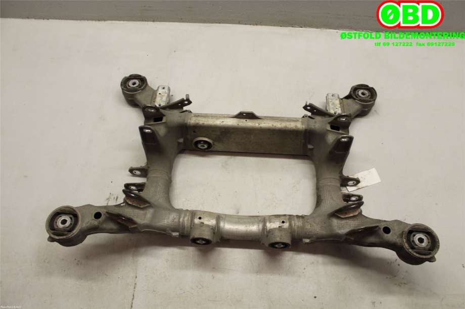 Travers bak til BMW 7-Serie 2009-2015 (F01/F02/F03/F04) (F01/F02/F03/F04) (BMW|33 31 6 794 666||6794666)