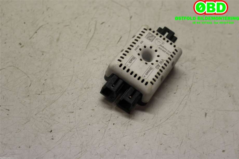 Antenne forsterker til VW e-Golf 2014-2017 (Fase 1)  (VOLKSWAGEN|5Q0 035 570||5Q0035570)