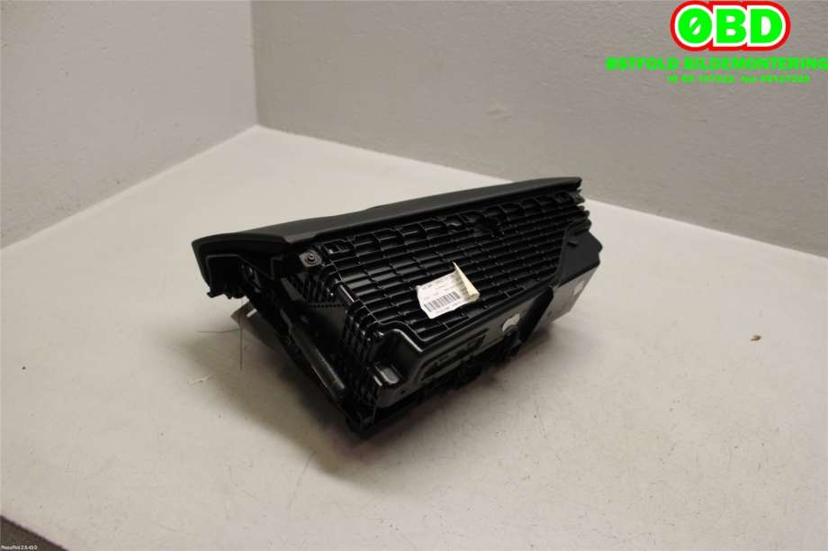 Hanskerom til BMW 5-Serie 2010-2017 (F10/F11) (F10/F11) (BMW|51 16 9 205 976|)