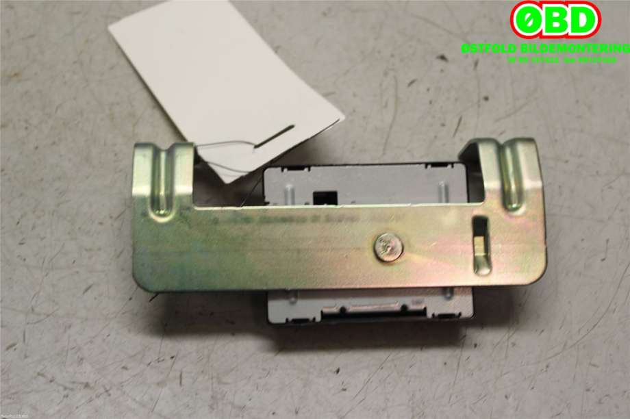 Antenne forsterker til BMW 5-Serie 2010-2017 (F10/F11) (F10/F11) (BMW|65 20 9 325 735|)