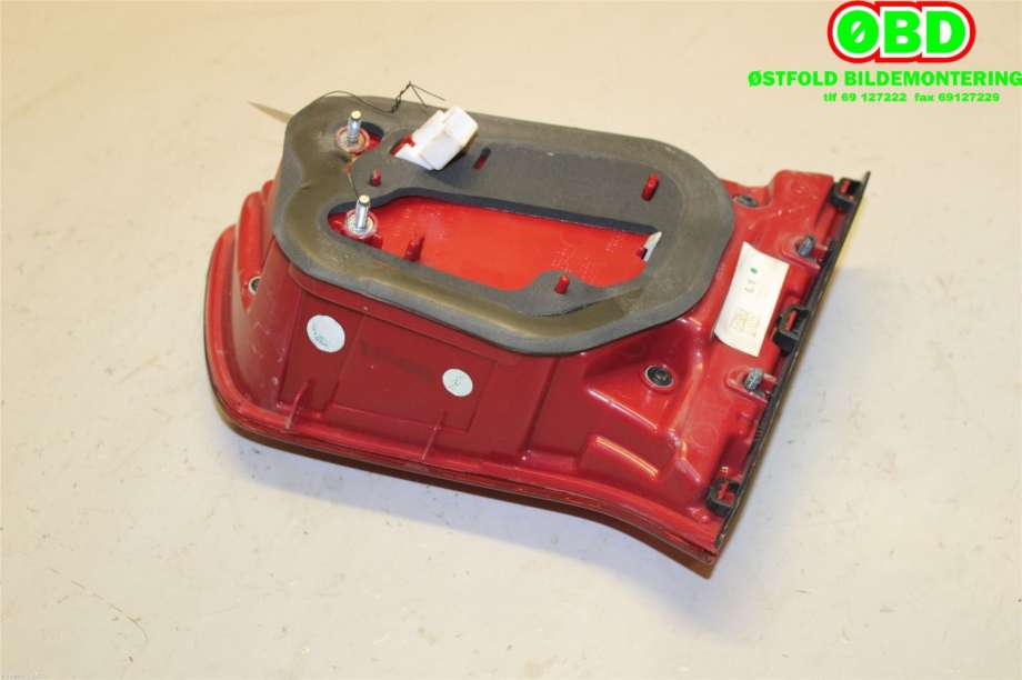 Baklykt venstre indre til Kia Sportage 2010-2016 (Type III)  (KIA|924053W610|)