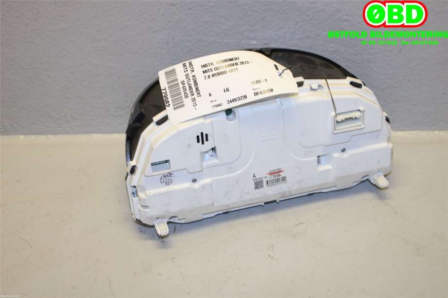 Instrumentpanel til Mitsubishi Outlander 2012-2015 (Type III, Fase 1)  (MITSUBISHI|8100C385|)