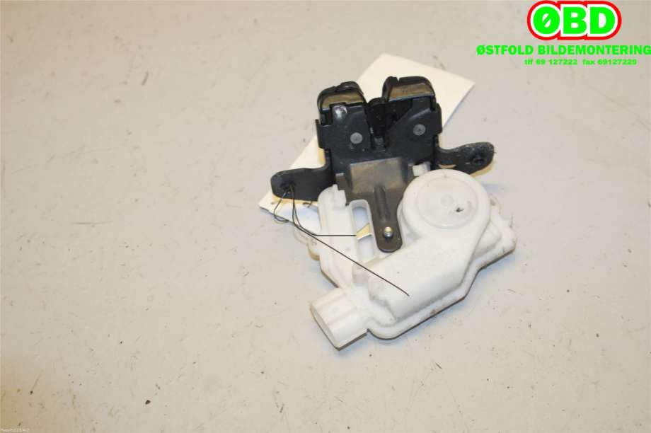 Baklukelås til Toyota Yaris 2012-2014 (Type III, Fase 1)  (TOYOTA|693500D131|)