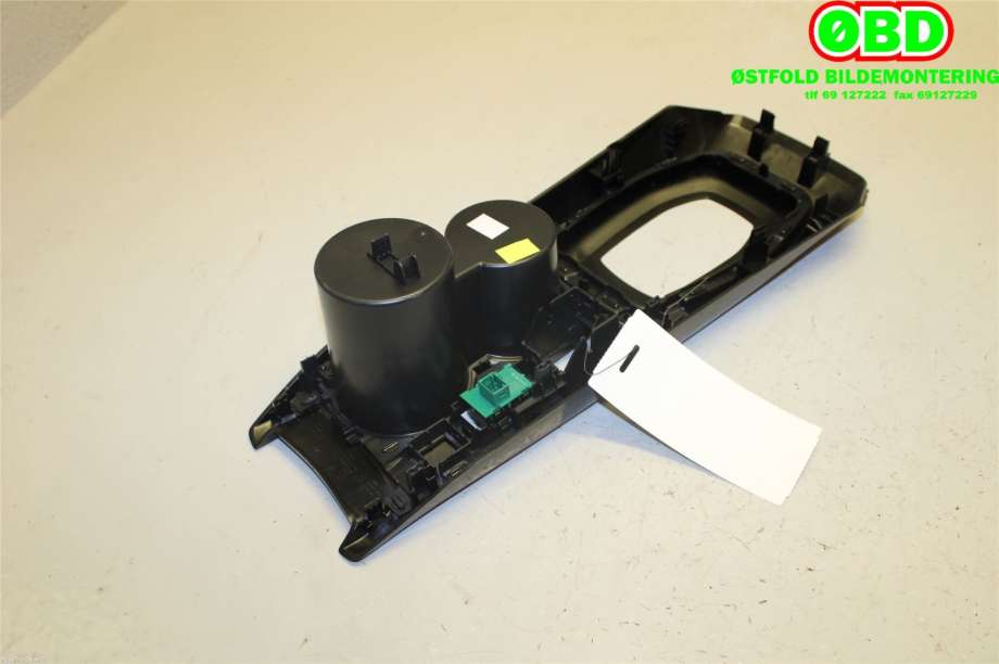 Dashbord koppholder til Peugeot 2008 2019-->> (Type II)  (PEUGEOT|98294006XU|)