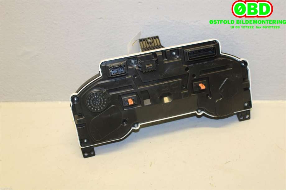 Instrumentpanel til Toyota Camry 2019-->>  (TOYOTA|8380033Y21|)