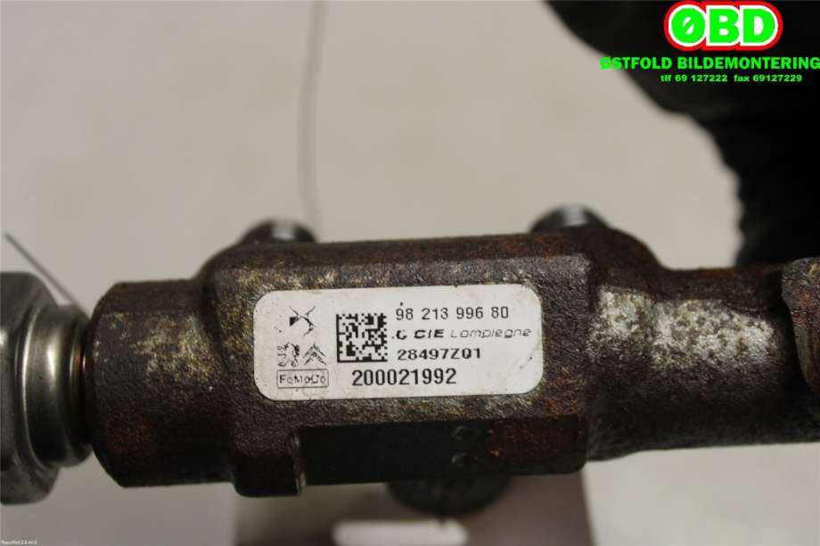 Dyseskinne (fuelrail) til Peugeot Partner 2019-->> (Type III) (PEUGEOT|9821399680|)