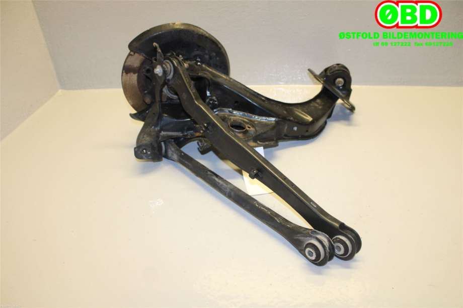 Hjulspindel venstre bak til BMW X1 2015-2022 (F48) (F48) (BMW|33308842879|)