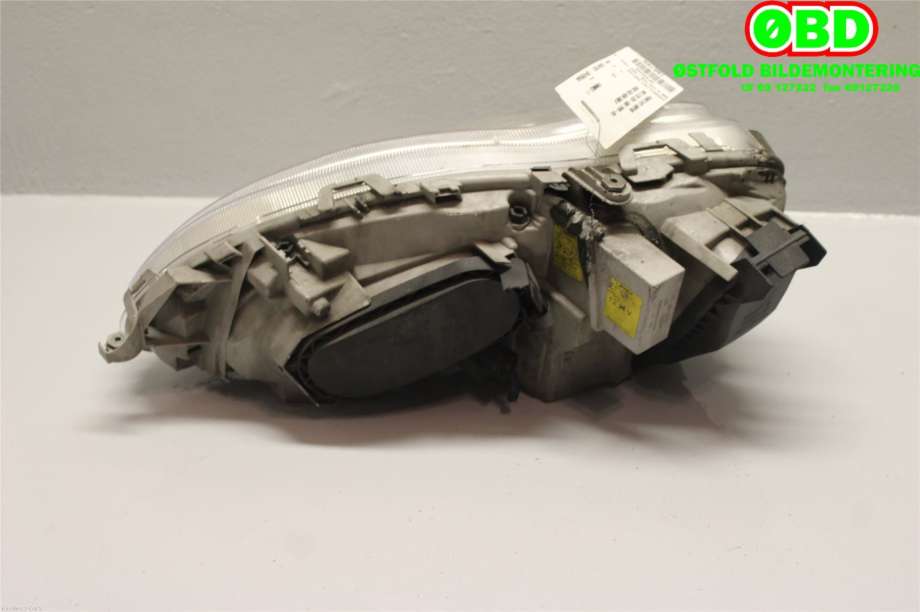 Frontlykt høyre halogen til Mercedes S-Klasse 1999-2005 (W220) (W220) (MERCEDES|A 220 820 08 61||2208200861)