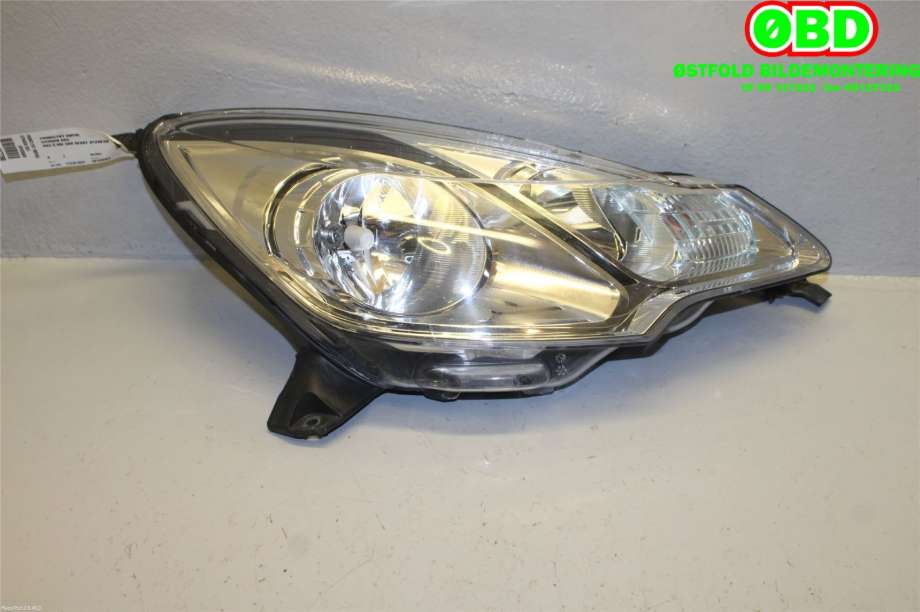 Frontlykt høyre halogen til Citroën DS3 2010-2019 (CITROEN|6206 Y0|16 069 314 80|)