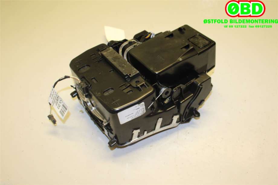 Dashbord askebeger til Mercedes E-Klasse 2016-2023 (W213) (W213) (MERCEDES|A 213 680 65 00|A 213 680 26 07|2136806500)