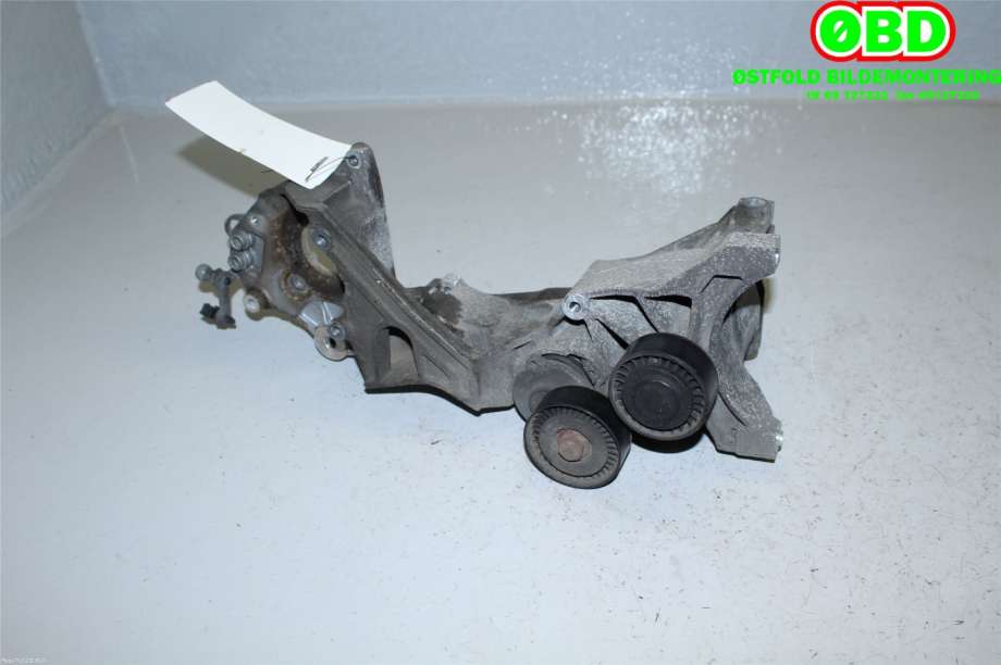 Dynamobrakett til Audi A4 2007-2014 (Type IV) (B8) (B8) (AUDI|03L 903 139 R|)