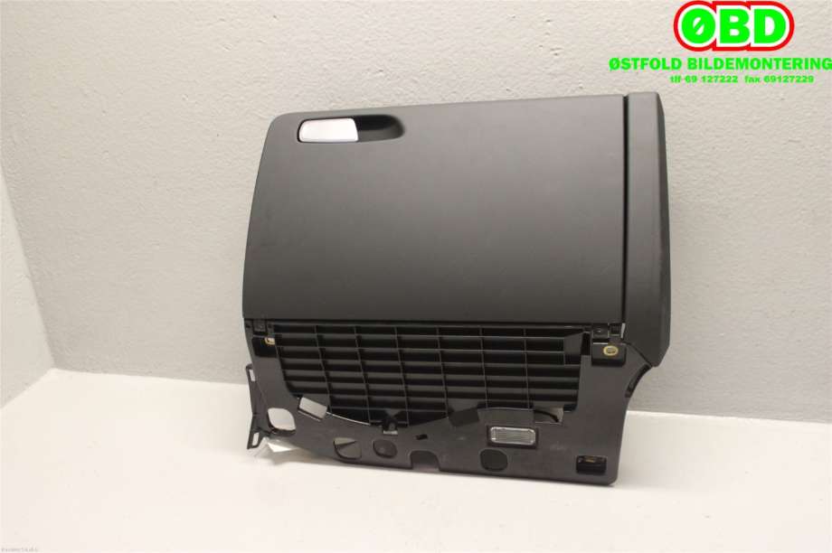 Hanskerom til Audi A4 2007-2014 (Type IV) (B8) (B8) (AUDI|8K1857104B||8K1857035B)